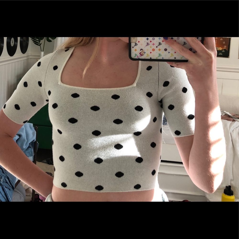 URBAN OUTFITTERS short sleeve sweater